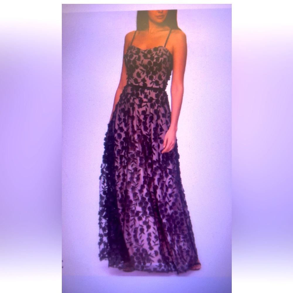 Beautiful size 8 dress perfect for any special occasion